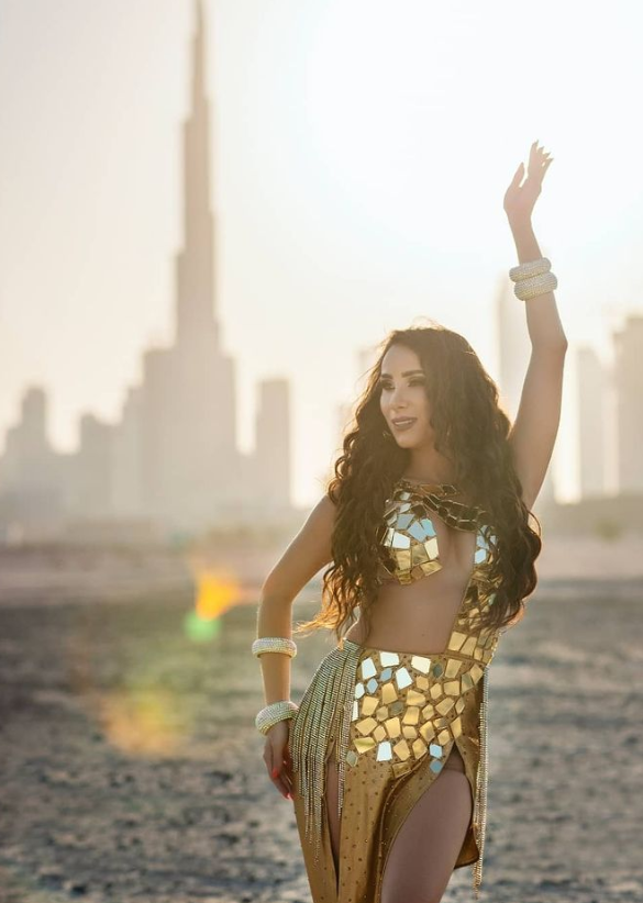 Vaina danseuse de Dubaï