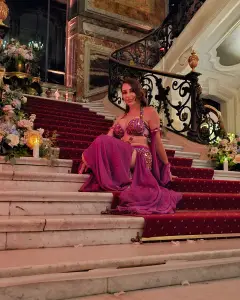 danseuse orientale dans chateau